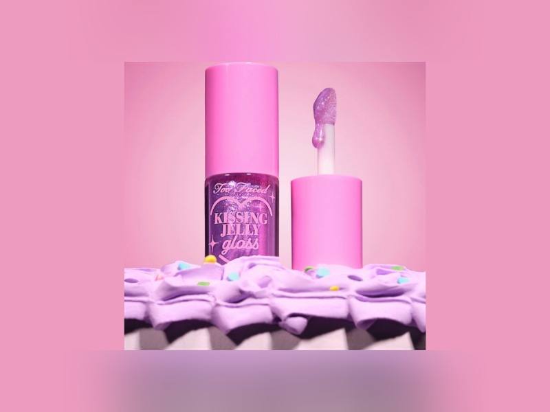 The Cosmetics Warehouse Store logo