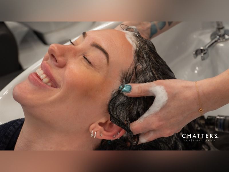 Chatters Salon logo