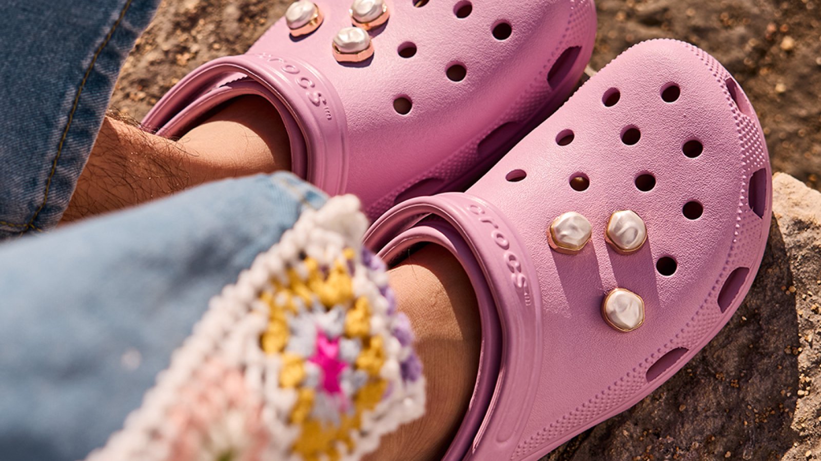 Crocs logo
