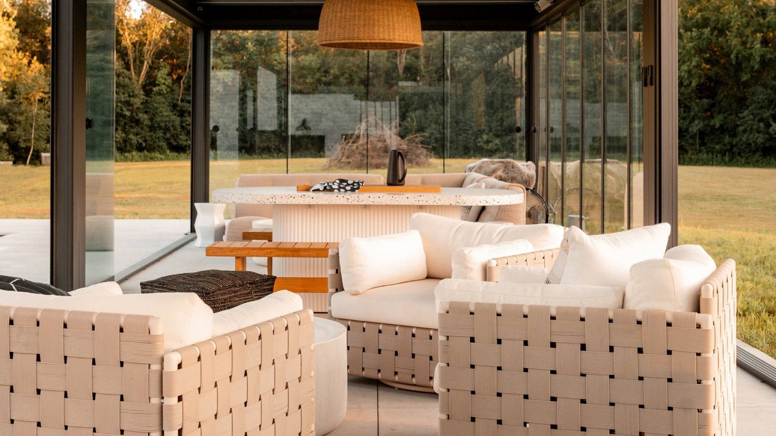 West Elm Outlet logo