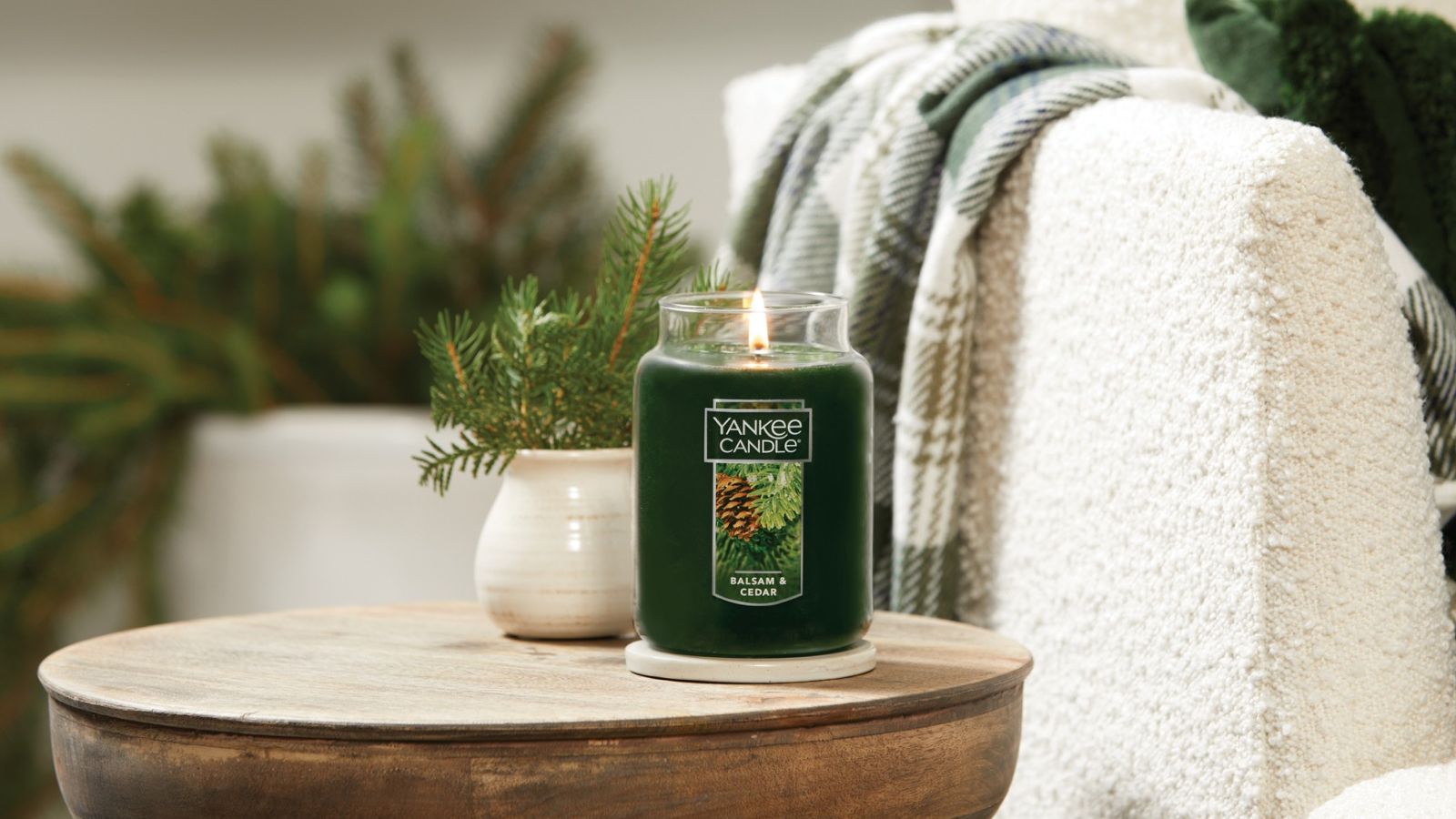 Yankee Candle Outlet logo