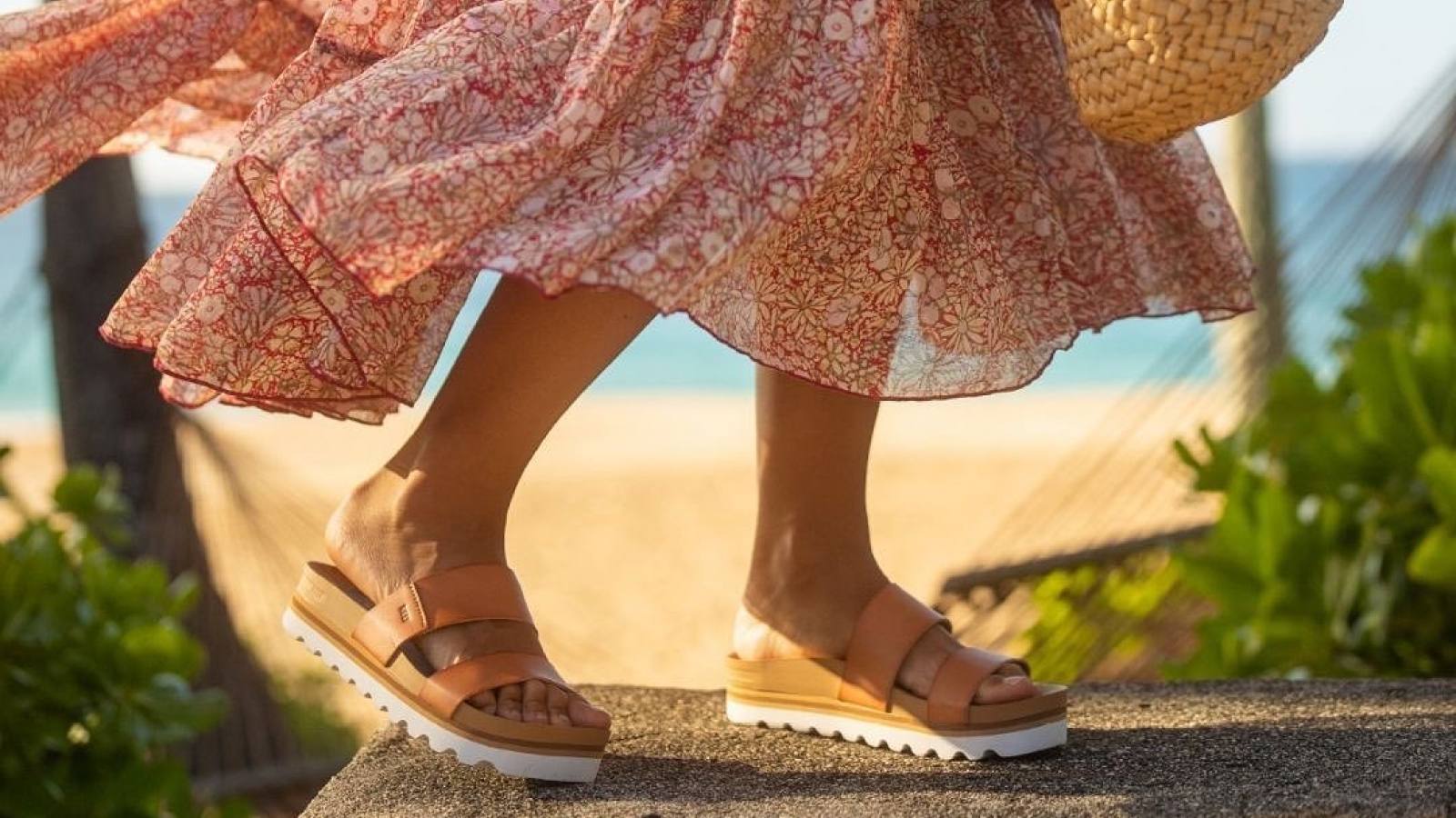 Tootsies Factory Shoe Market logo